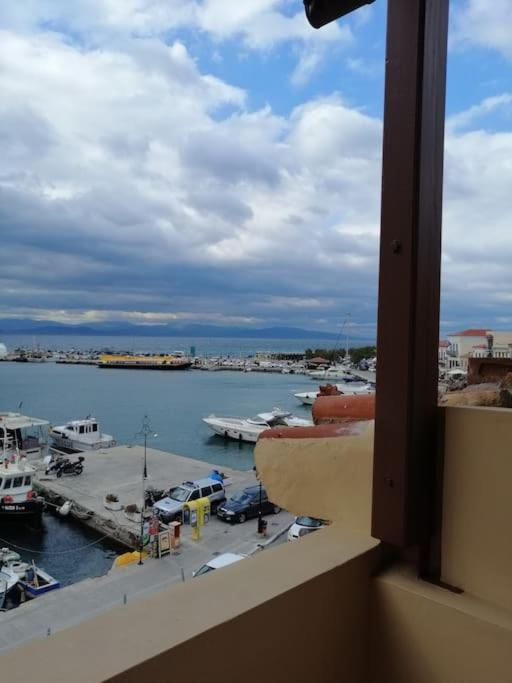 Aegina Port Apt 2-Διαμέρισμα Στο Λιμάνι Της Αίγινας 2 外观 照片