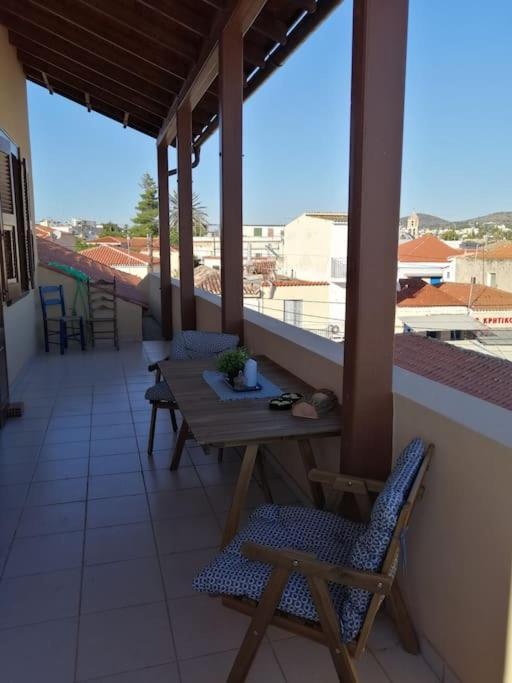 Aegina Port Apt 2-Διαμέρισμα Στο Λιμάνι Της Αίγινας 2 外观 照片