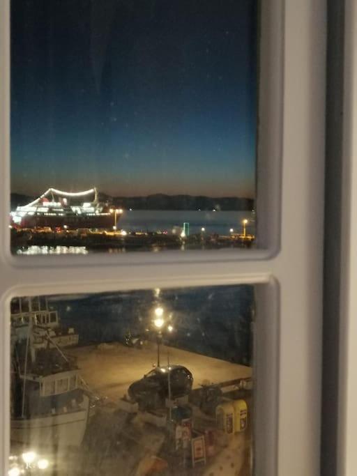 Aegina Port Apt 2-Διαμέρισμα Στο Λιμάνι Της Αίγινας 2 外观 照片