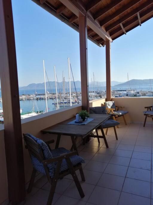 Aegina Port Apt 2-Διαμέρισμα Στο Λιμάνι Της Αίγινας 2 外观 照片